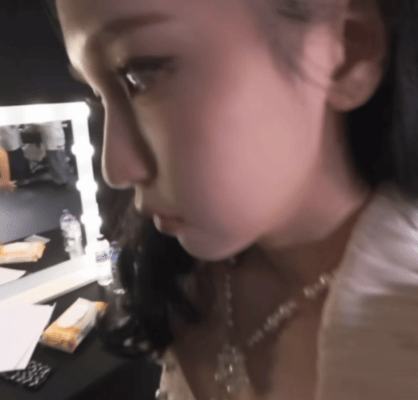 在河的时候还看不上保漏4781这种虽然是真的但是有点难磕的真情侣，现在天天跟河外
