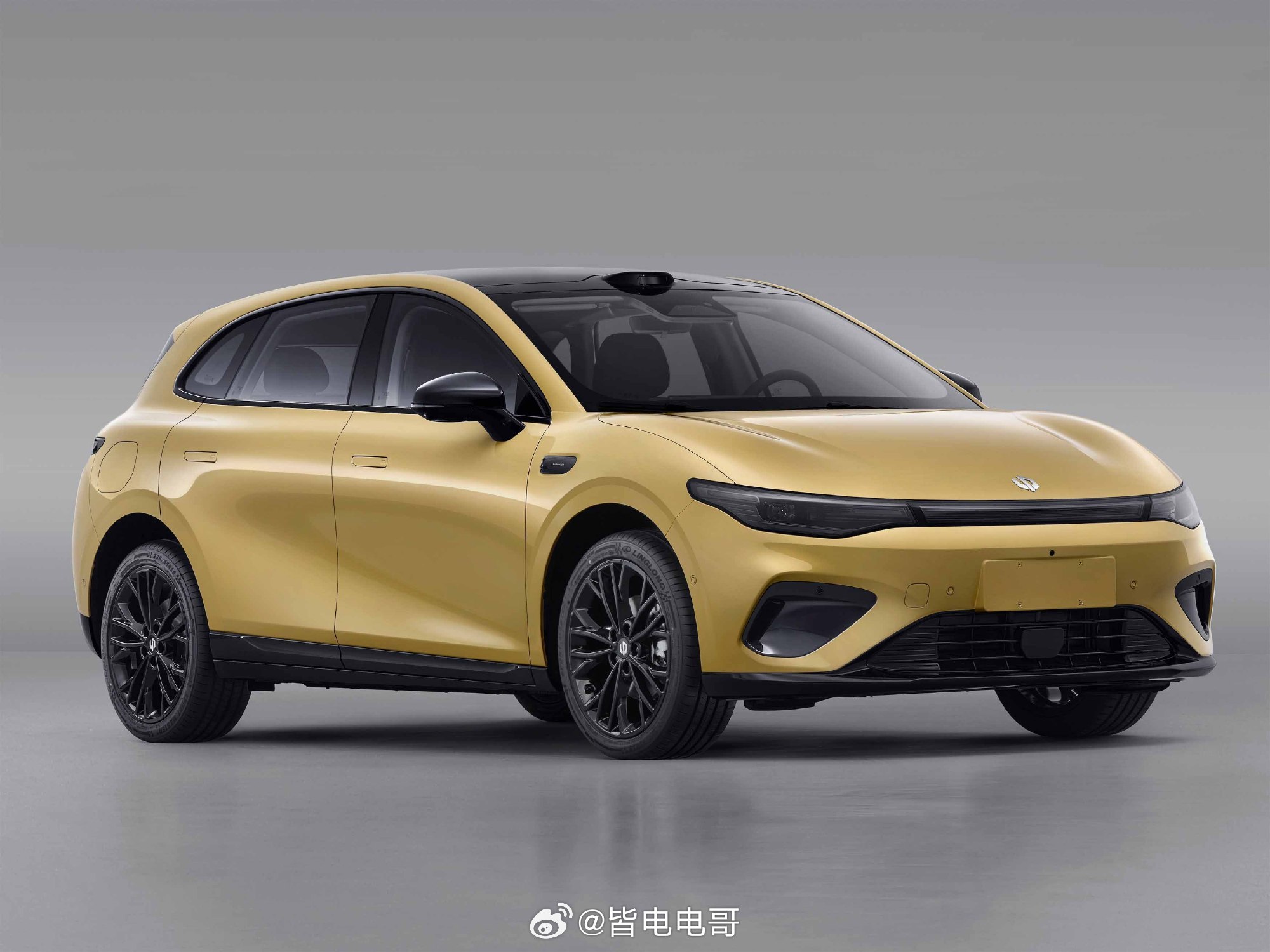 零跑Lafa5证件照来了，这次申报了四个版本。尺寸是4430mm×1880mm×
