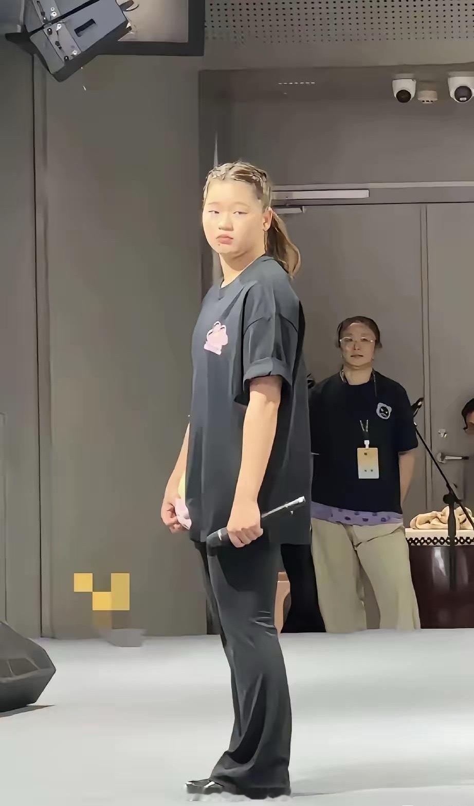 我有预感，全红蝉以后很难再跳水了我感觉不是因为她胖了，也不是不想跳了，而是她太痛