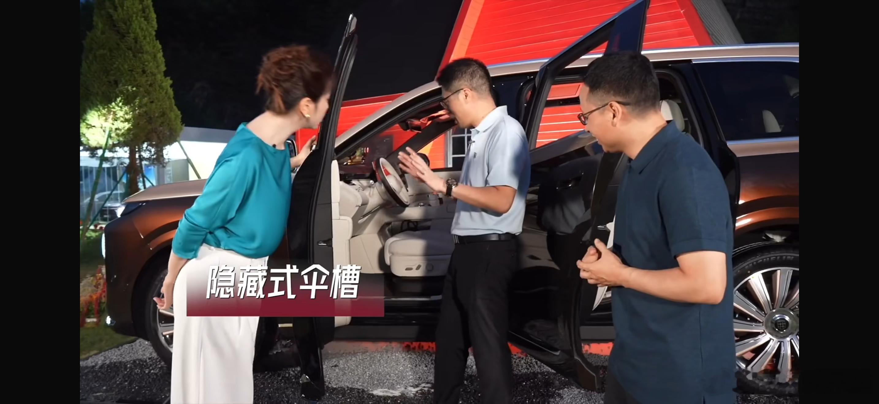 奕境 X9，6 个人，6 个手机，6 个杯托。哈哈哈 确实有一种使用不足恐惧症，