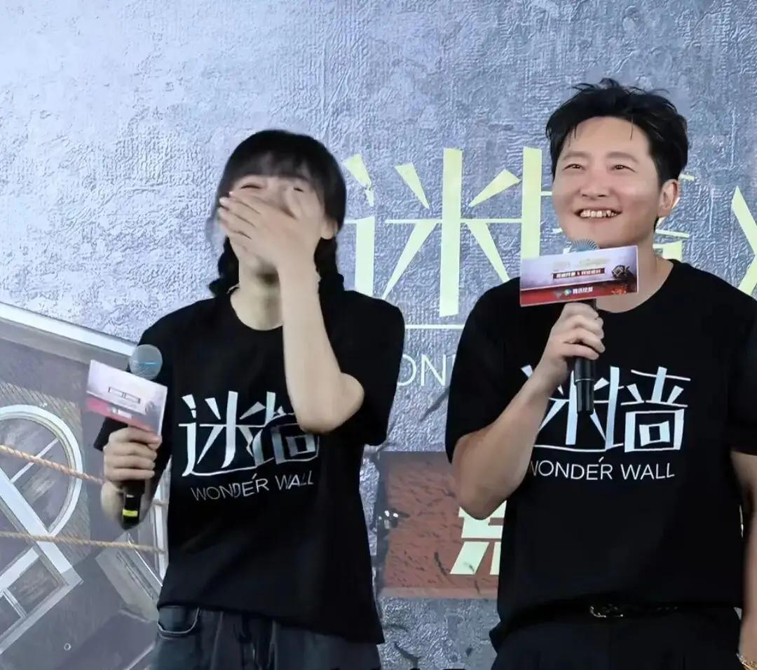 郭京飞说：我们长成这样，人家能一直找我们拍戏？
意思是说：虽然我们长的丑点，但我