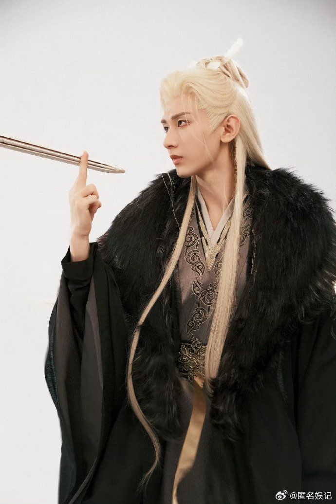 成毅[超话]家人们！ 成毅最大的敌人是他自己成毅这演技考验也太大了！萧秋水和李沉