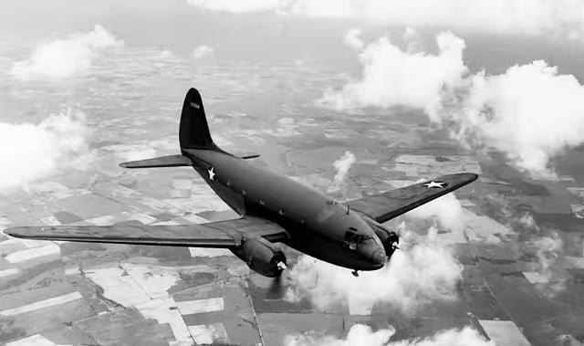 1949年2月20日凌晨，国民党空军少尉杨保庆趁人不注意，悄悄登上一架停在西安机