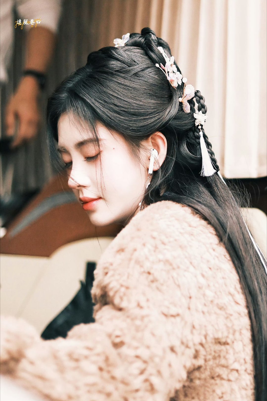鞠婧祎 jjy鞠婧祎姜黎非“我和你一起吹风 欣赏着我们独有的落日” "𝓘 𝓮
