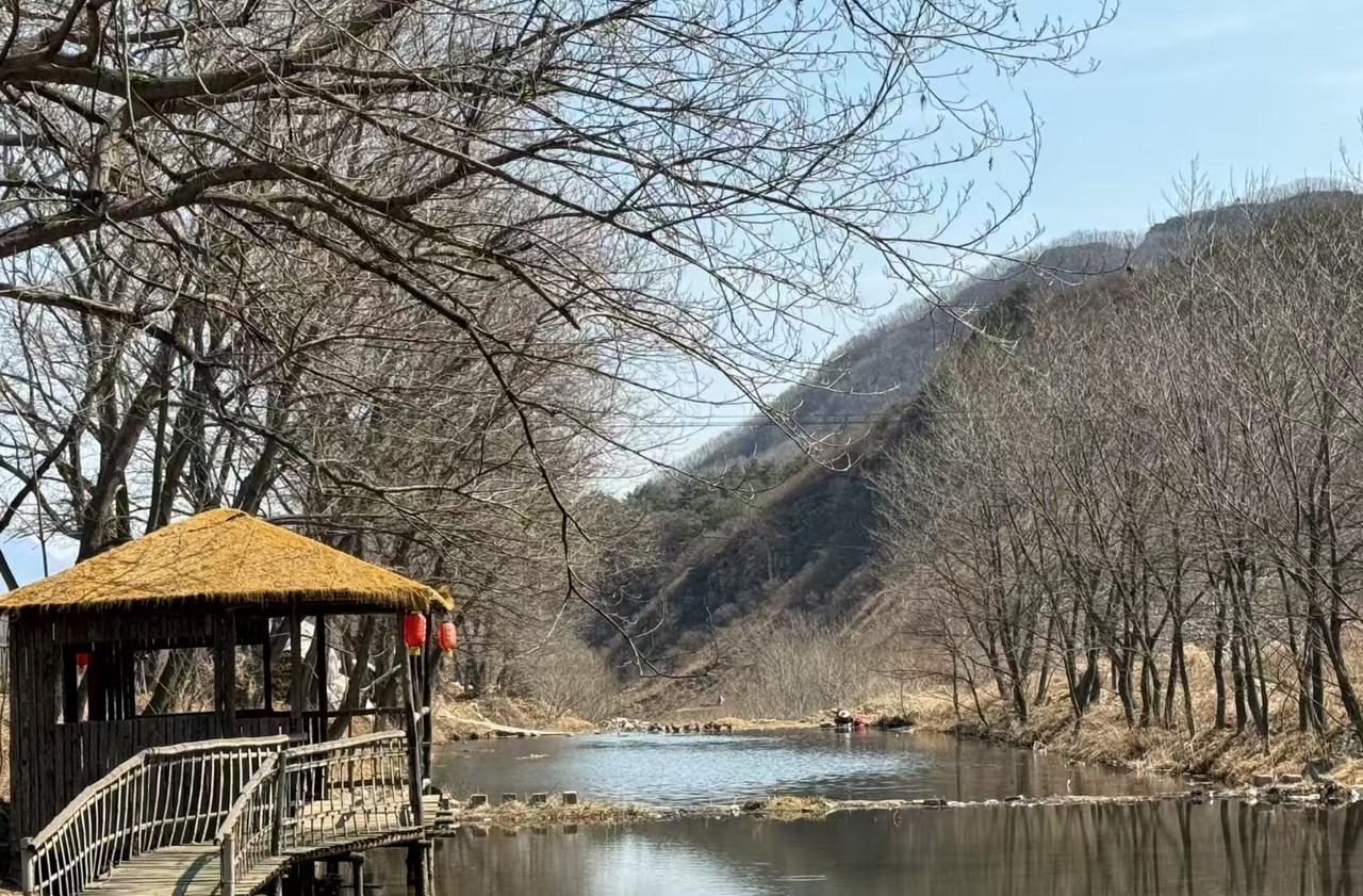 乡村的美的像一首诗，谁能贴切的形容出来 。