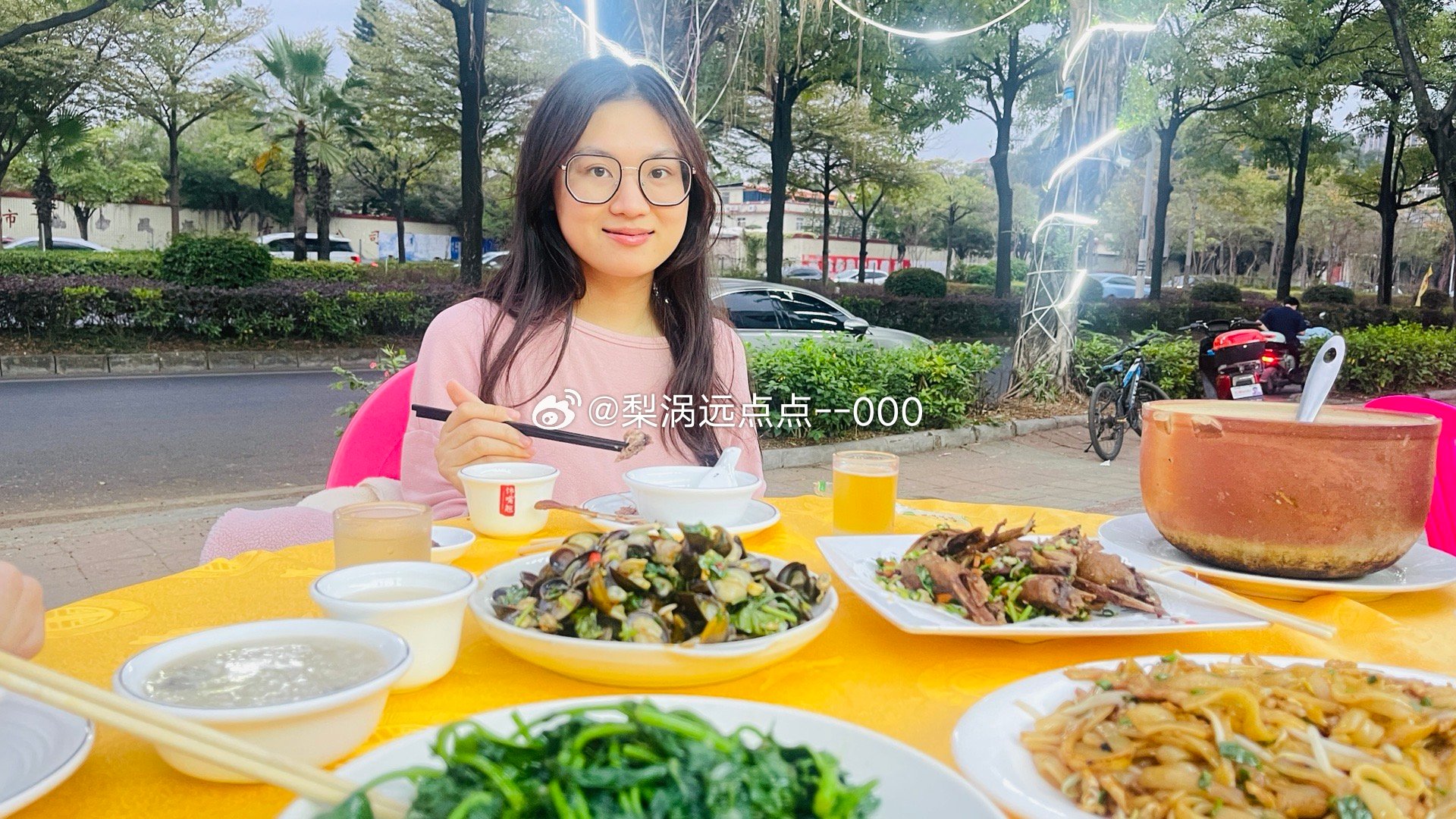 跟妹妹在一起~ ​​​