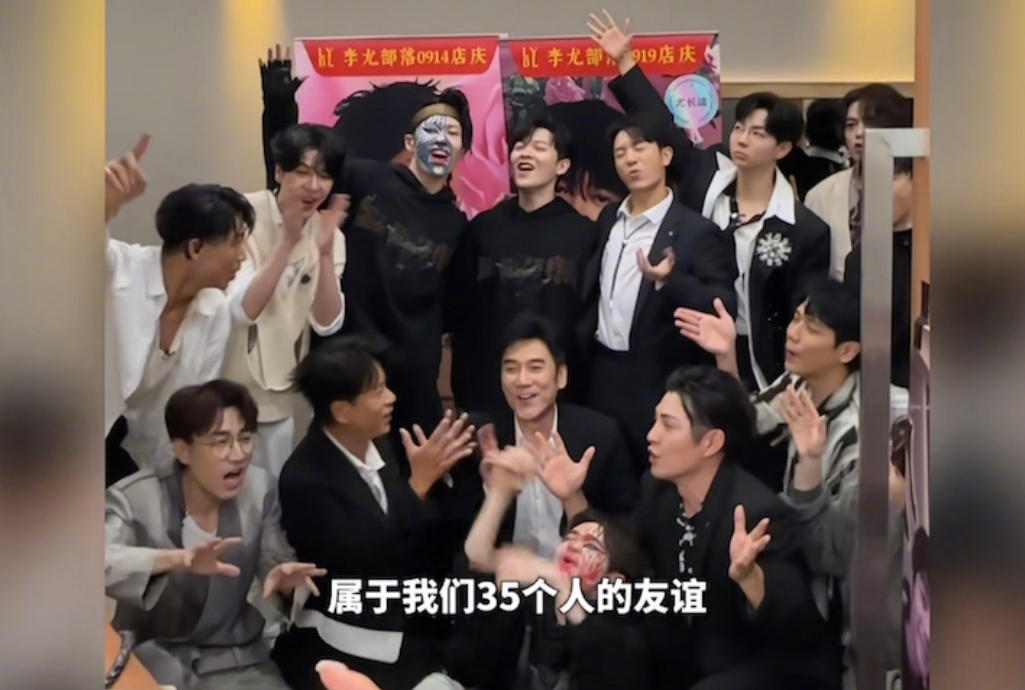 #在林依轮心中齐思钧不仅是主持人#对于林依轮而言，齐思钧不仅是主持人，也是披荆斩
