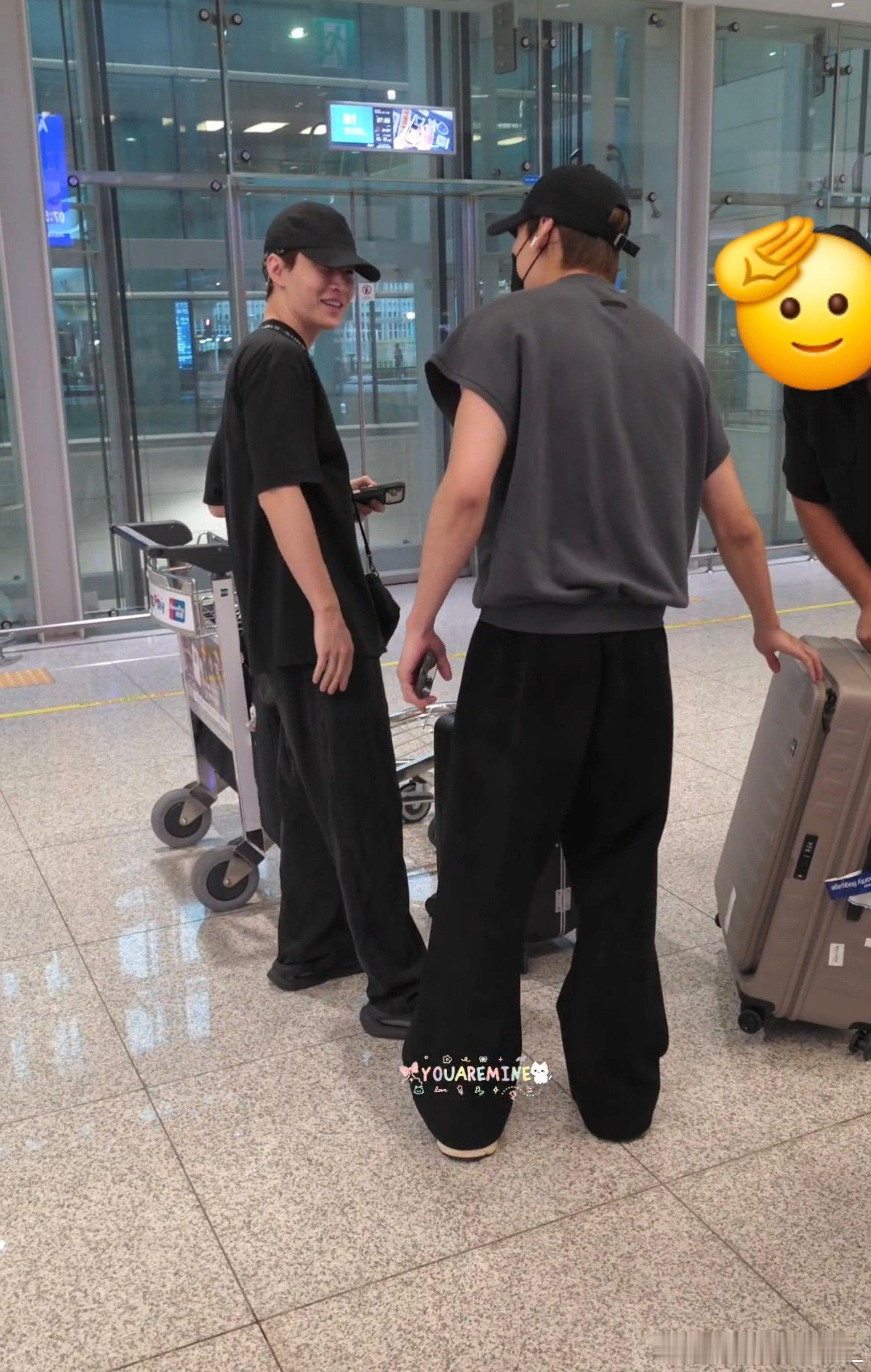 刘宪华BamBam拿错行李好巧啊 ​​​