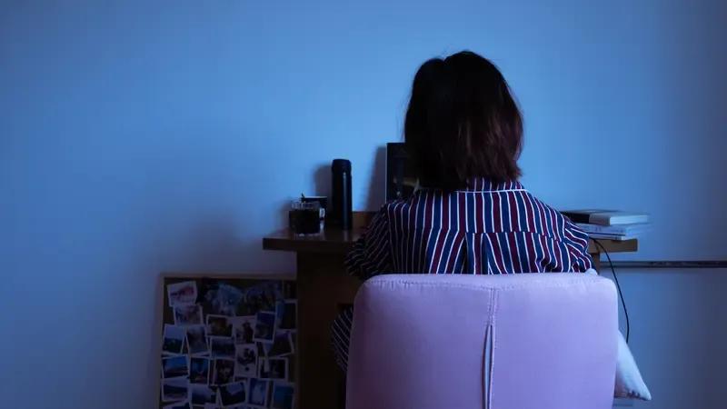 人过了三十
真的容易失眠
一到晚上就思绪万千
想着工作突破
想着学习打破舒适区