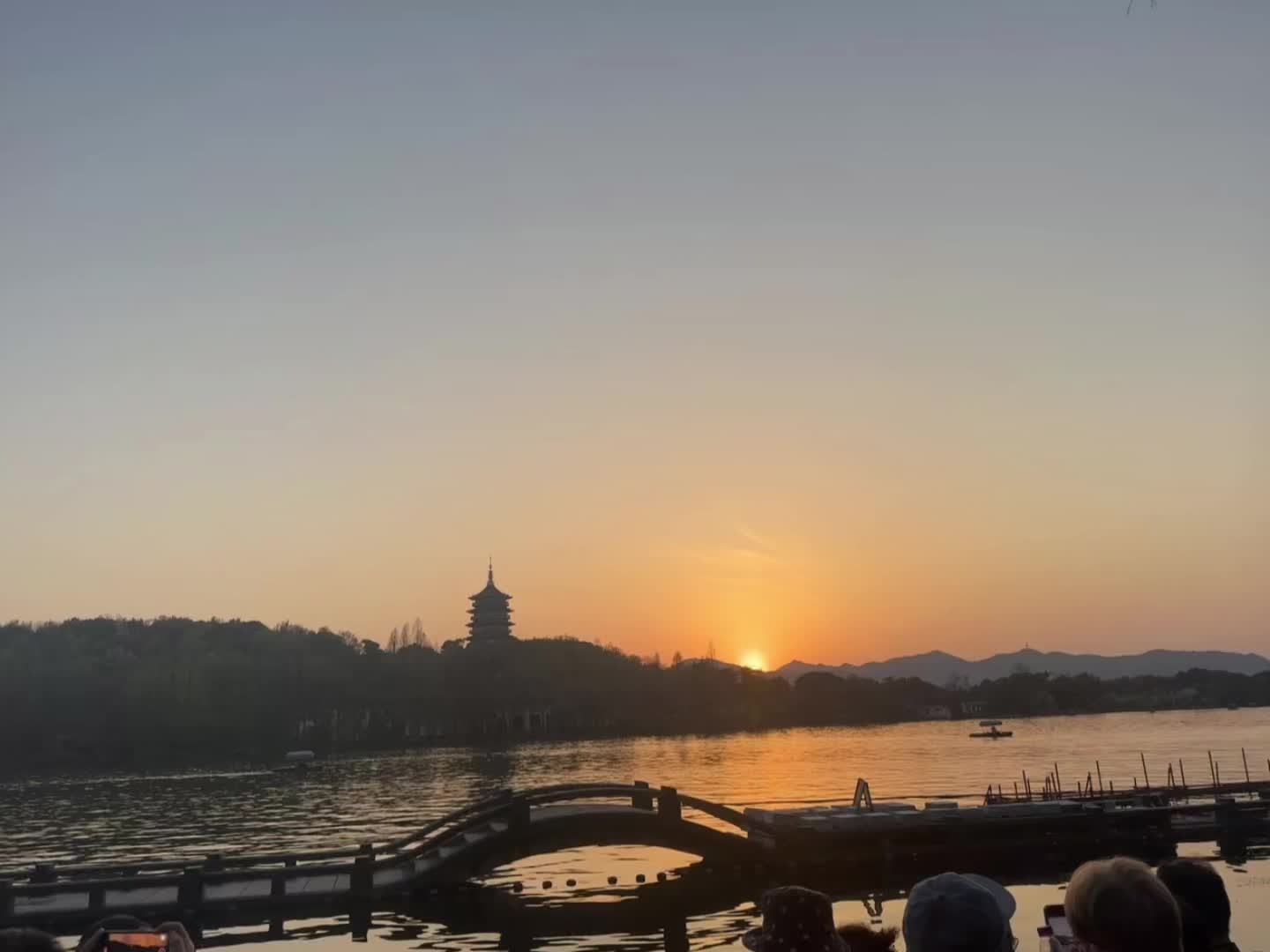 欲把西湖比西子 浓妆淡抹总相宜