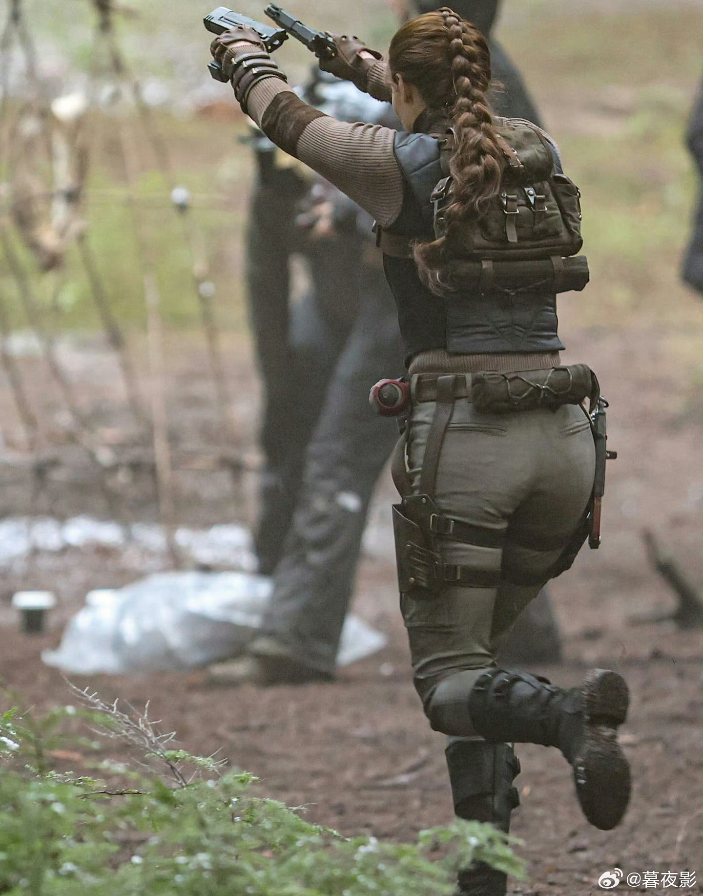 Prime Video打造的《古墓丽影》真人剧集曝光全新片场照！！珊莎Sophi