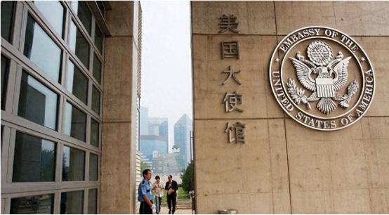 美国使馆突然提醒美国公民，在中国违法后靠一通电话捞人行不通！7月8日晚，美国驻华