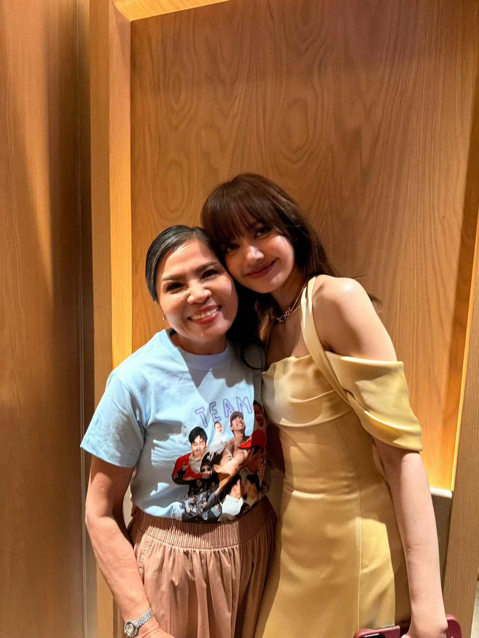 LISA 💖LISA KPOP女永一 260718 Yaya、Nadech 婚
