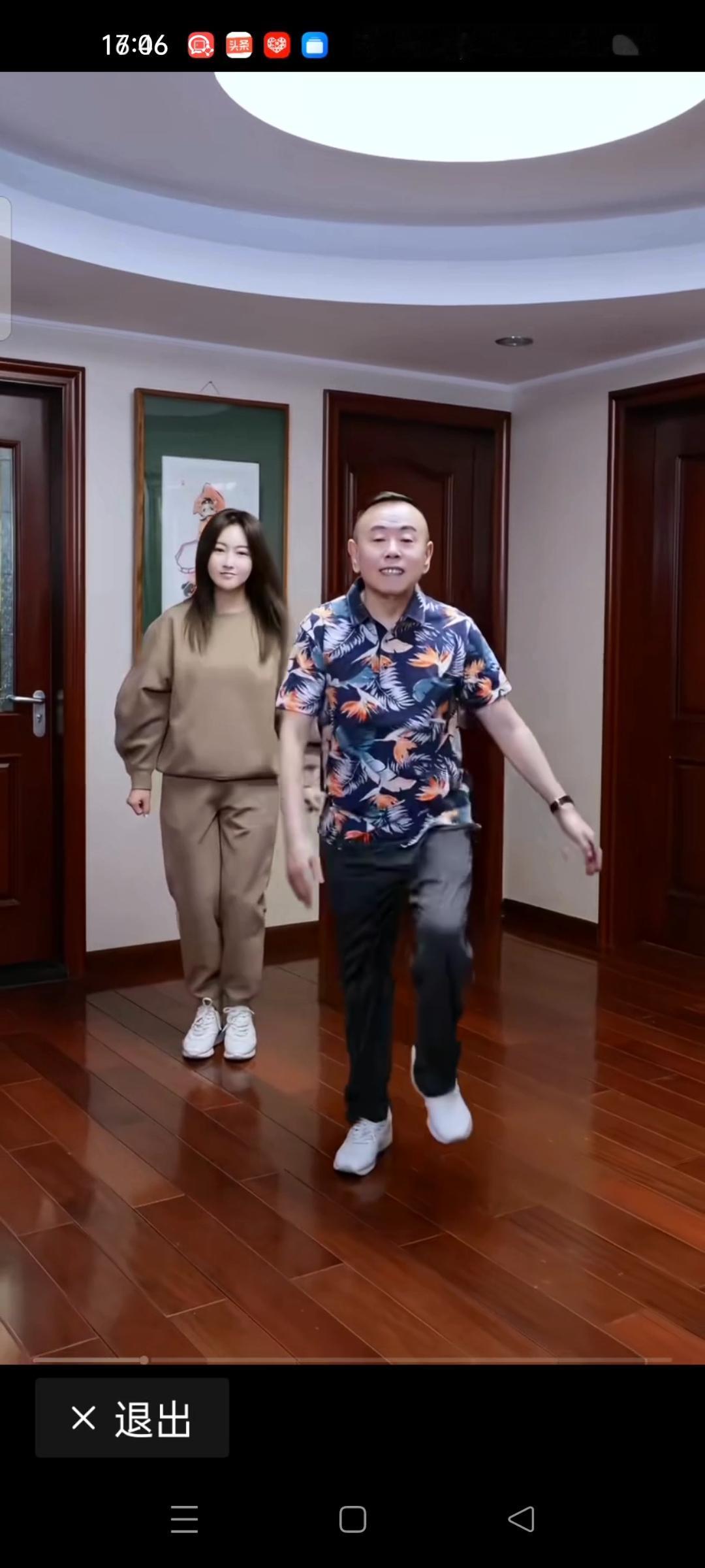 不知大家发现没有？现在好像有点名气就要搞直播，因为直播赚钱呀！

直播多好啊！风