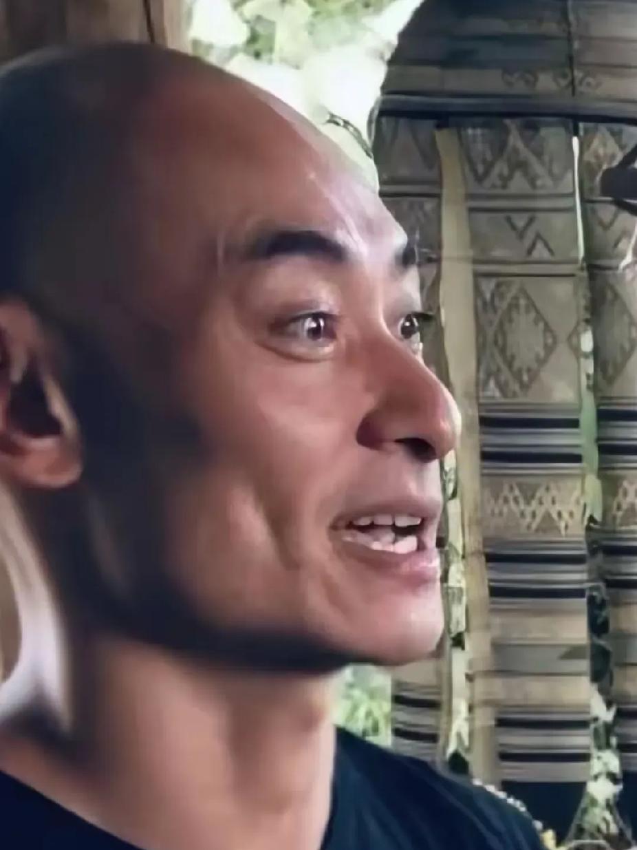 这叶松源啊，在长城上搞出那么大动静，把中国大鼓偷换成日本太鼓，骗得朱一龙抡圆了胳