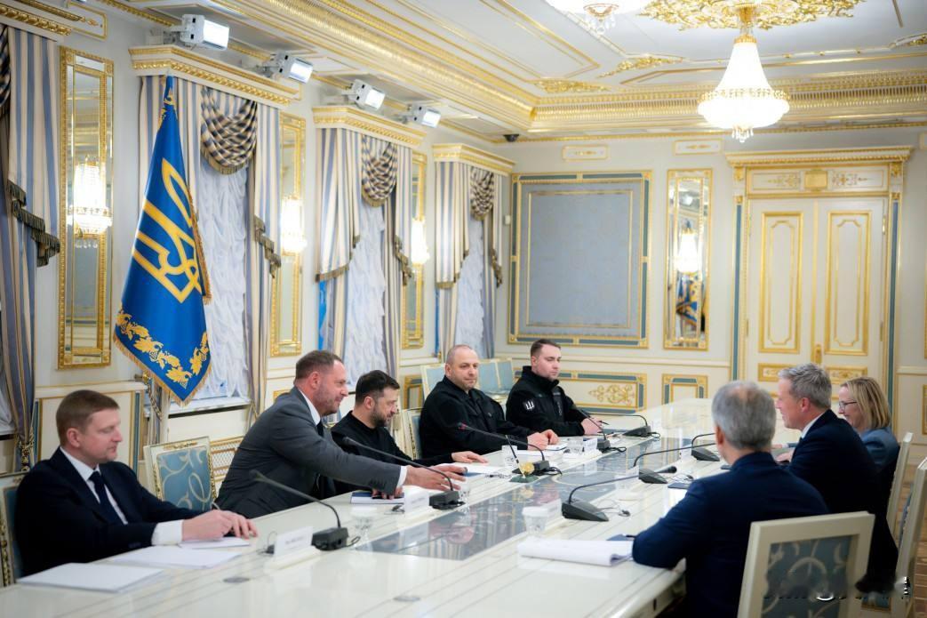 乌媒披露乌克兰代表与美国代表团在基辅会面的细节

特朗普11月19日向基辅派出陆