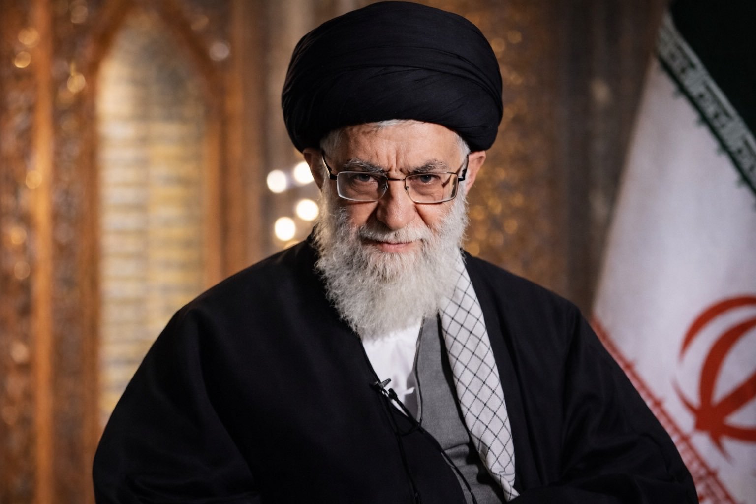 最新消息： 特朗普表示，随着一支庞大的美国海军舰队抵达中东地区。伊朗希望达成和解