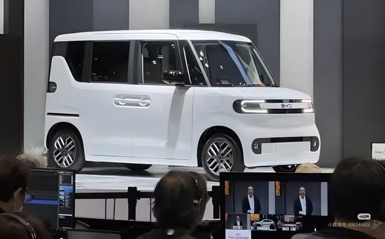 比亚迪即将在东京车展发布的K-Car真容，车型命名“Racco”（浣熊？），20