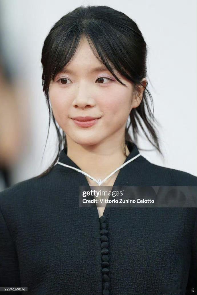 G社拍的李思潼王晓慧G社拍的李思潼 李思潼王晓慧G社生图 ​​​