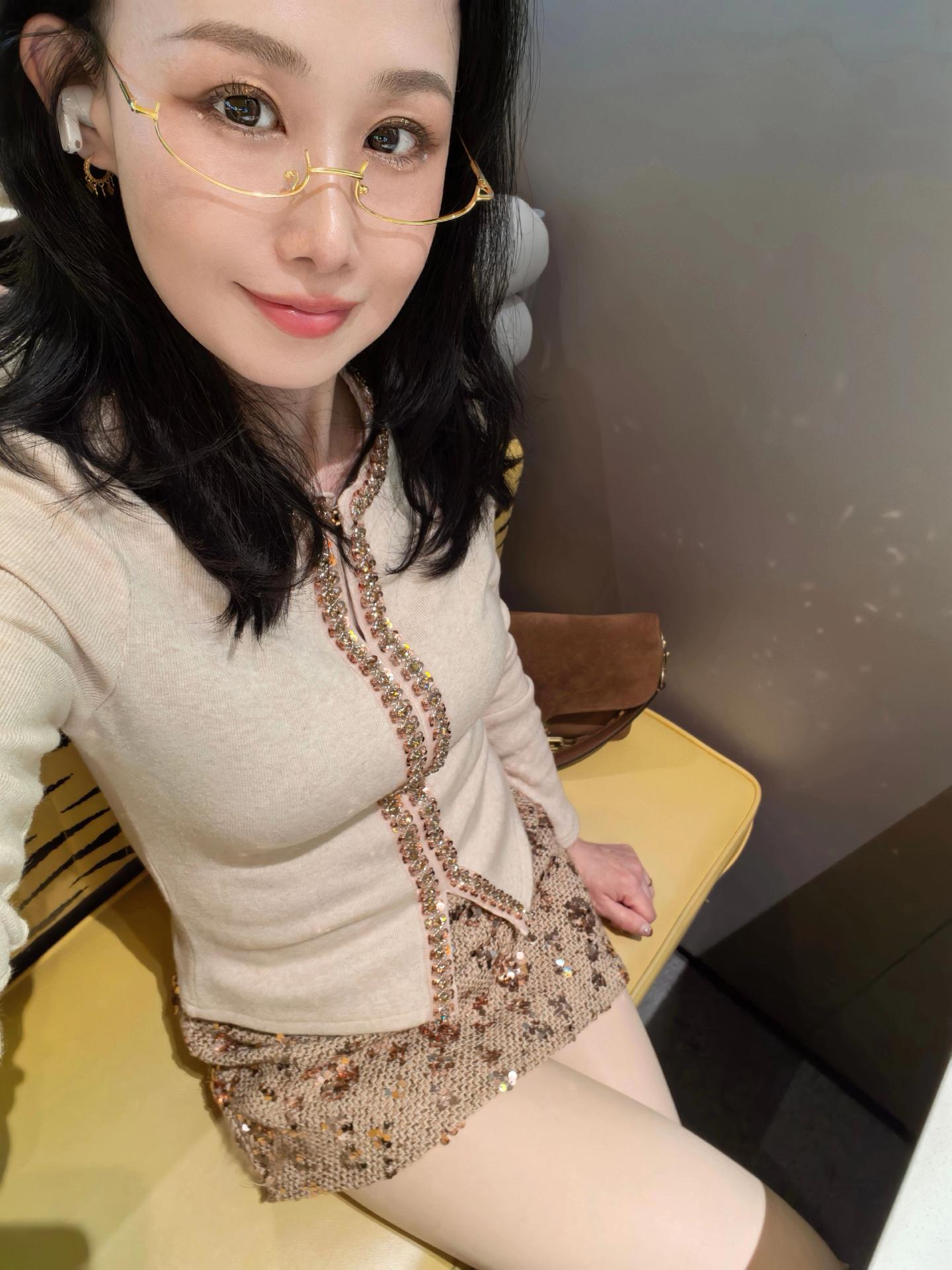 蜜妮。42岁，我很好那你呢？ 神兽即将开学。自由时间即将到来
