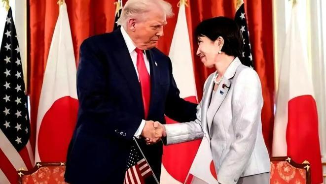 2月份，日本出了份民调，数字一出来，把不少人看愣了。
 
76%的日本民众认为，