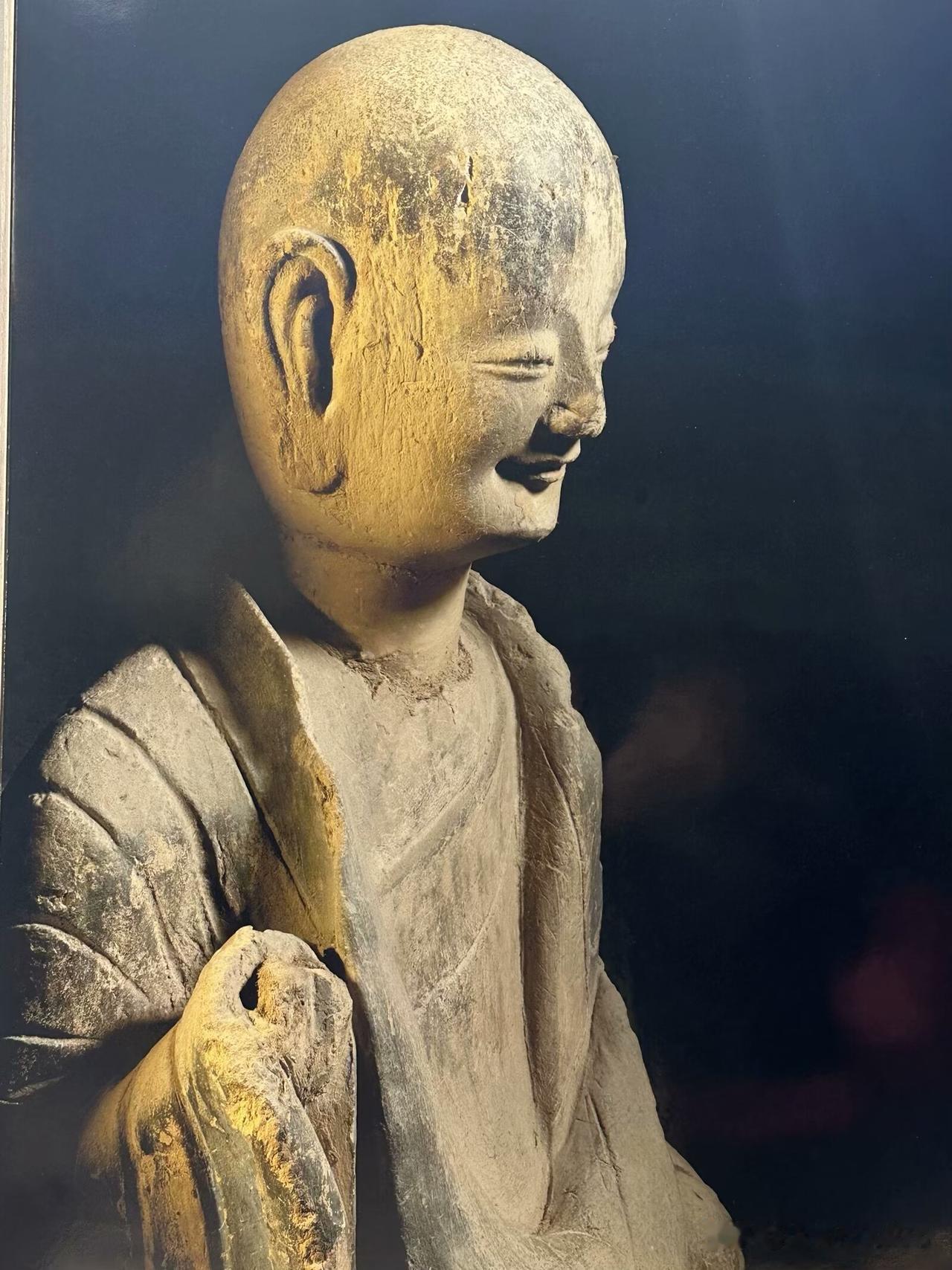 这话听着像开玩笑，仔细一琢磨，还真就那么回事。
不吭声的陕西人，不像东北人那样自