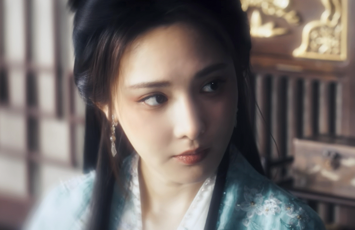 彭小苒说最胖的样子在郭敬明镜头里 在《大梦归离》中，她是心怀悲悯的千金小姐，气质