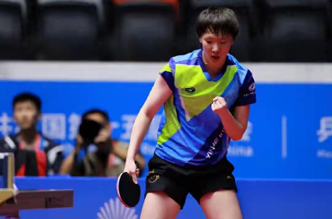 一个球员平时商业比赛打的热热闹闹的，世界排名也是顶级的，可是一到奥运会、全运会这