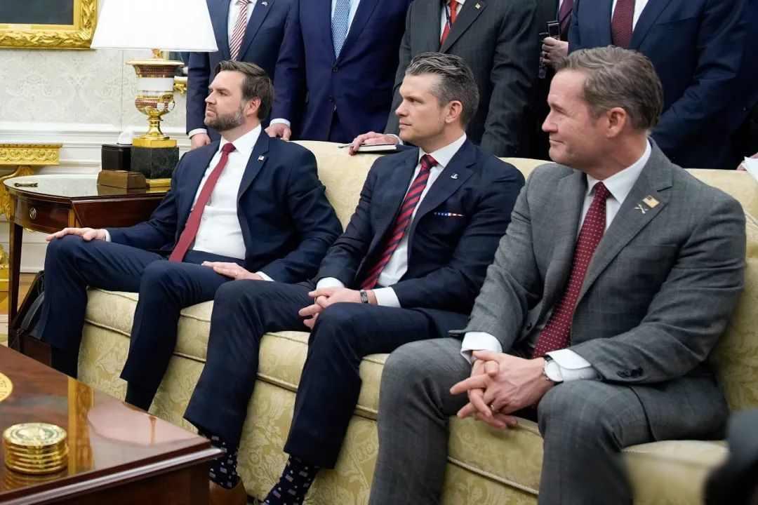 4月23日，伊朗明确表态不会解除港口封锁、拒绝相关谈判。同日特朗普对外宣称无限期