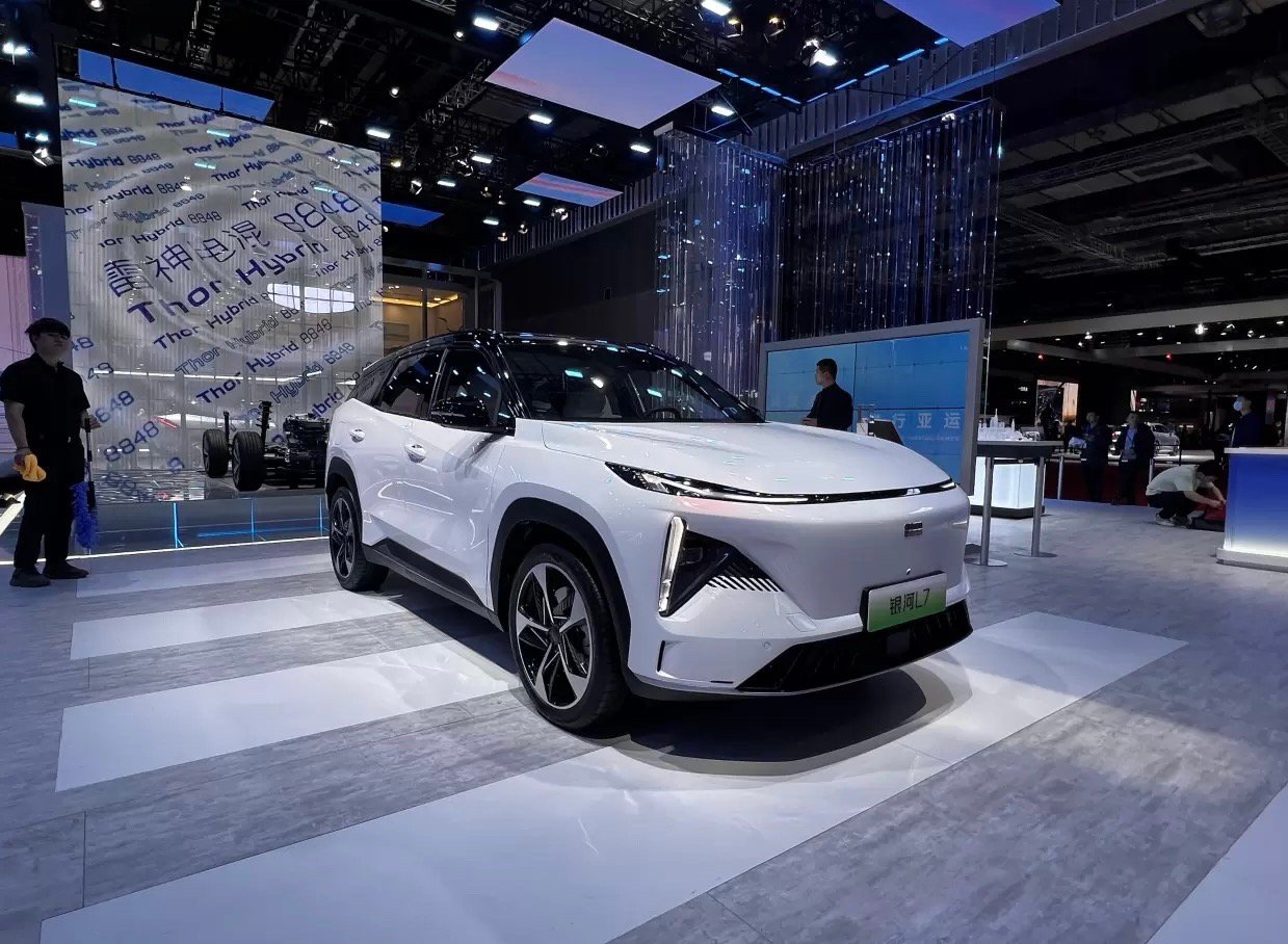 在2023上海车展上，吉利银河首款量产车型L7 正式与消费者见面，新车将在二季度