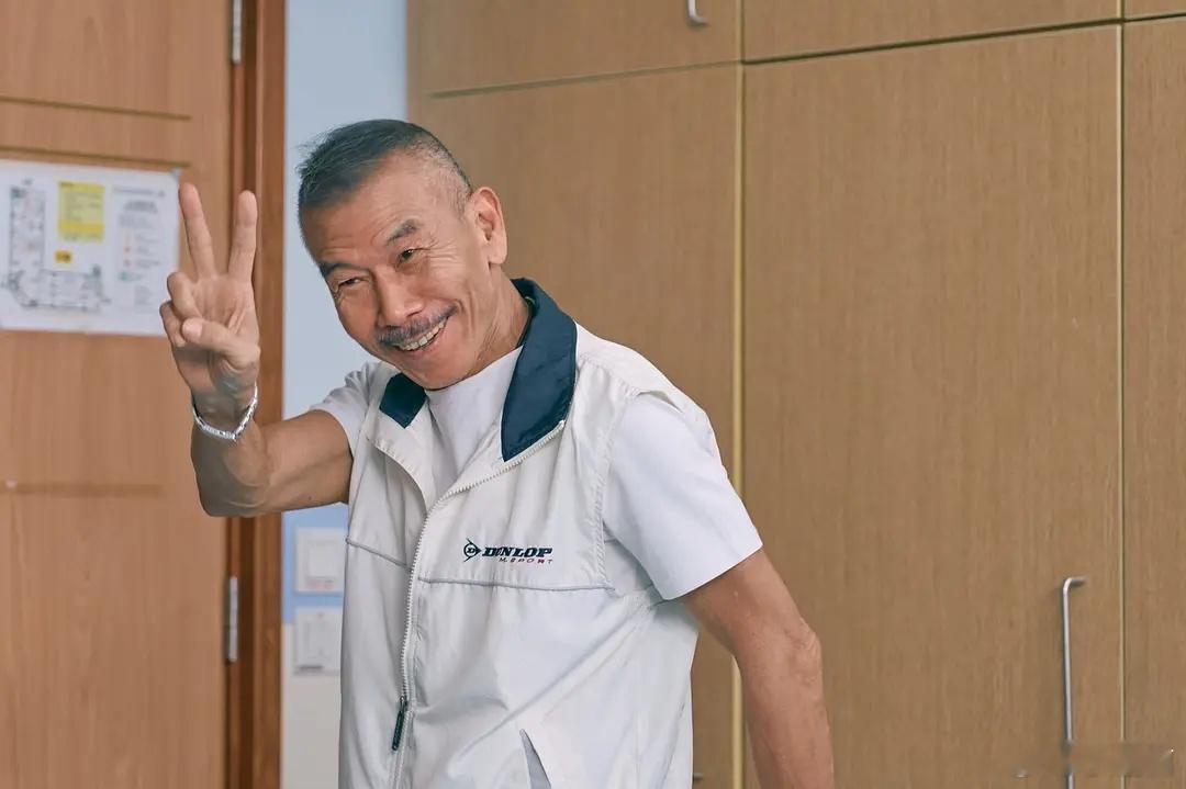 2026年电影《日落下的彩虹》​整部剧都在讲人情味，很温暖很体面，虽然看似理想化