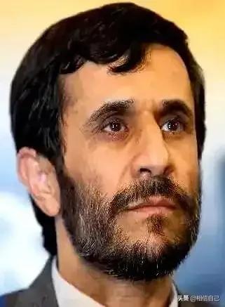 现在又来一个新消息!
此前被报道前总统内贾德在美以的空袭中遇难，但随后有内贾德的