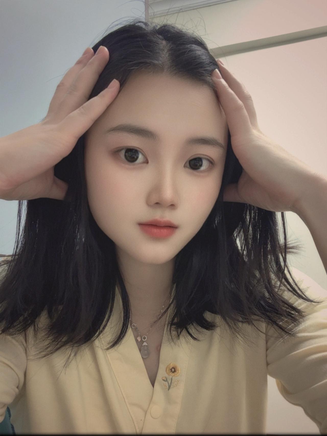 那时一意孤行的我，家人朋友都来劝，什么话都听不进 。俗话说：独在异乡为异客，一个