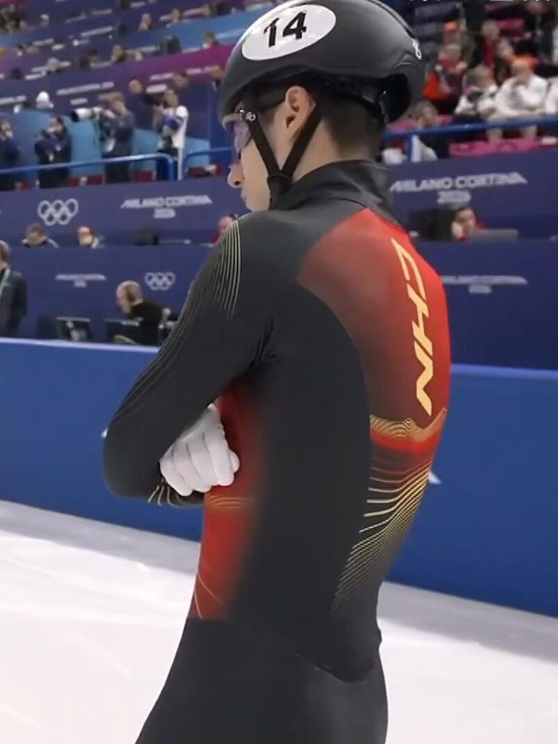 中国短道速滑刘少昂遗憾未能晋级1000米A组决赛速度真的一点不慢，后半程有点点影