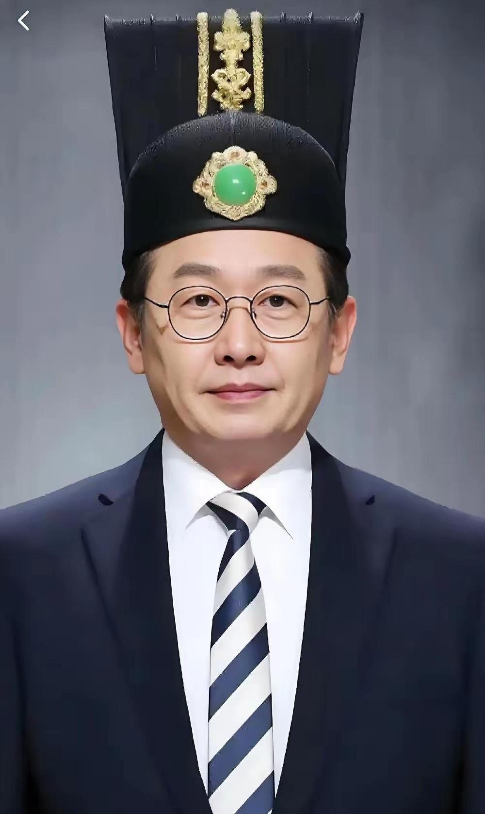 刚得到消息
韩国宣布
从9月29日起到明年6月，对3人及以上的中国
团体游客免签