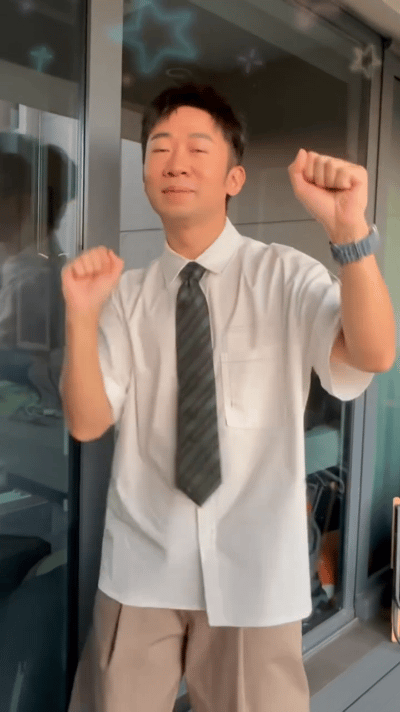 杨迪cha时团手势舞！表情管理在线，堂堂正正八番实锤～ 