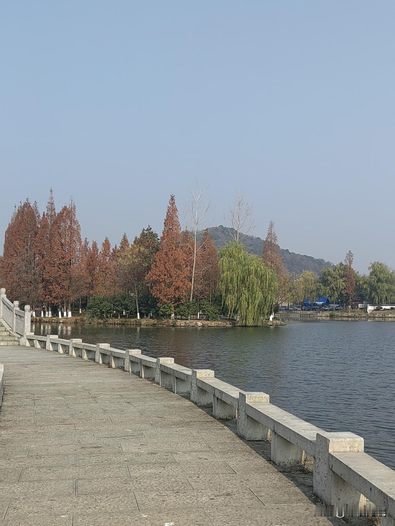 两个人维持长久的关系，靠的是什么？
都说二婚男女若不一起生个孩子，二婚过不长。最