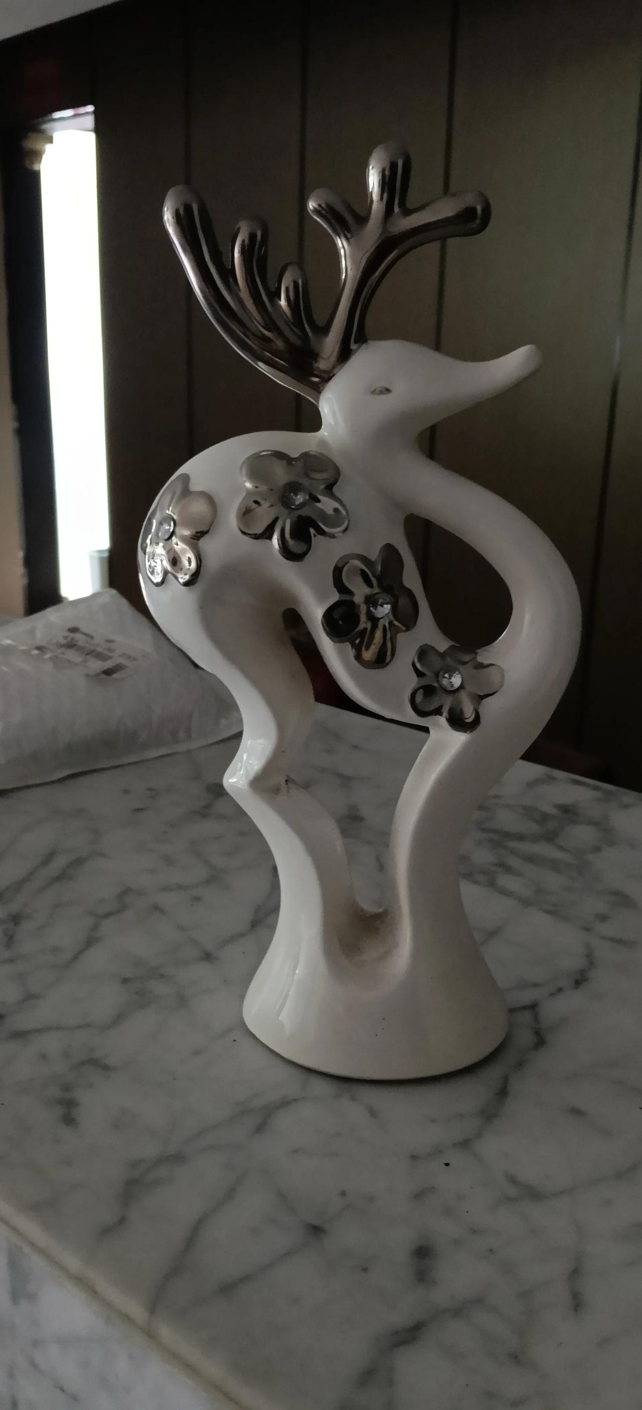 在中国革命波澜壮阔的征程里，无数将帅立下不朽功勋。
而提到毛主席最得力的军事助手