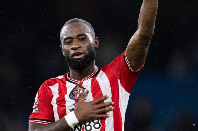 天空体育透露荷兰后卫赫特鲁达正在就转会利物浦进行谈判。这位荷兰后卫目前以整个赛季