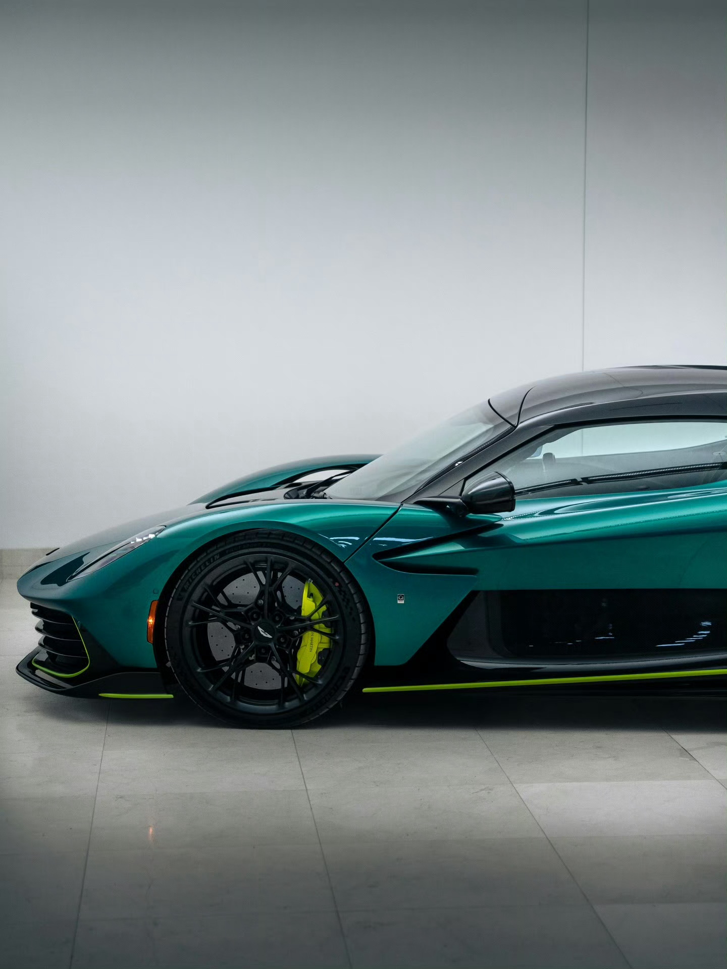 AstonMartin Valhalla ｜阿斯顿马丁 