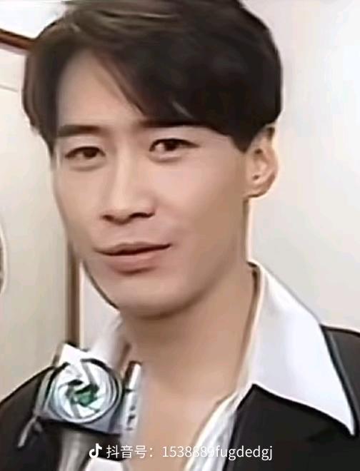 黎明就这个耳朵
怎么就看着怪怪的