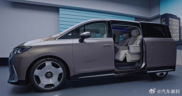 奔驰VLE纯电MPV来了，外观有豪华和AMG风可选，尾部设计超有辨识度。续航超7