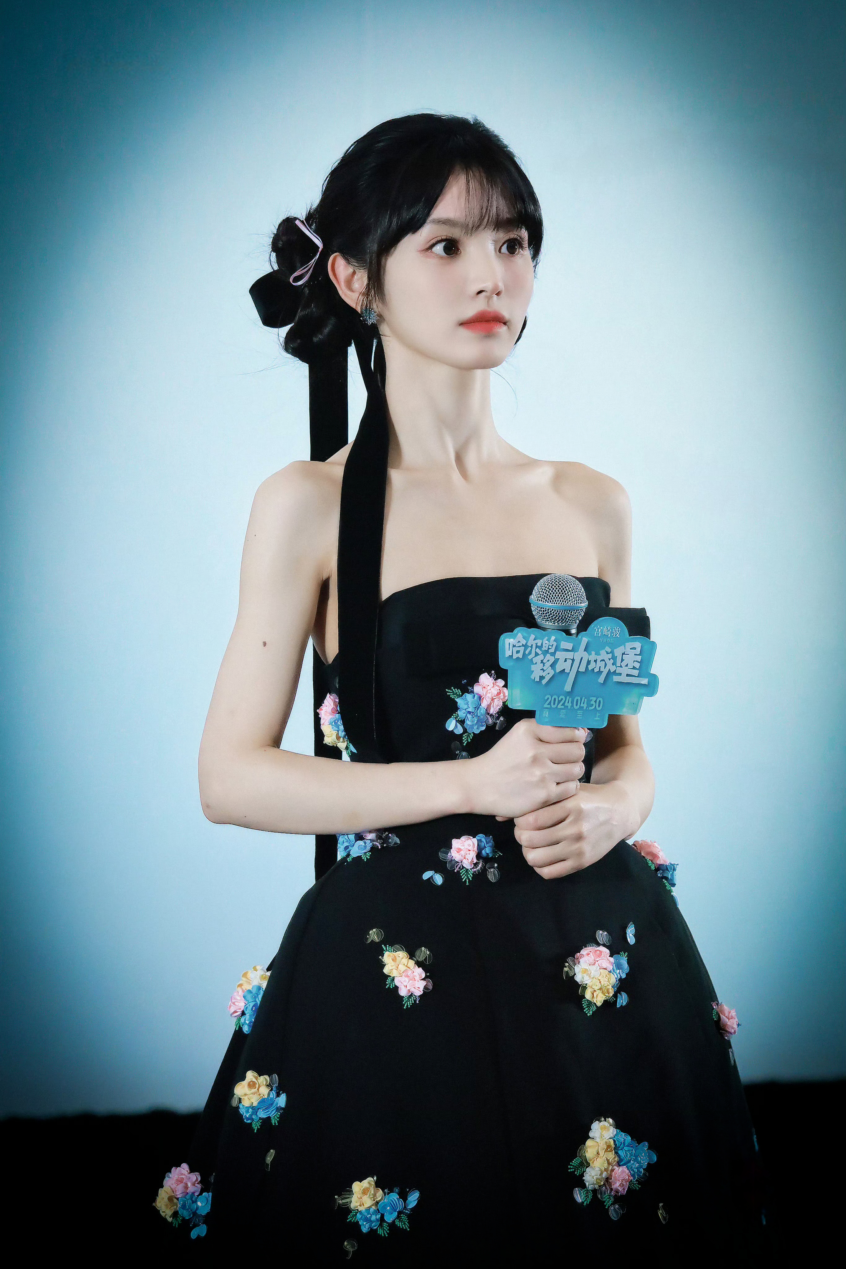 田曦薇 shushutong小裙子生图，宛如移动城堡小公主 