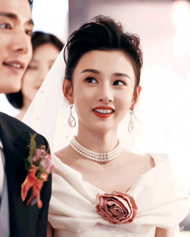 宋祖儿婚纱造型真的好美 ​​​