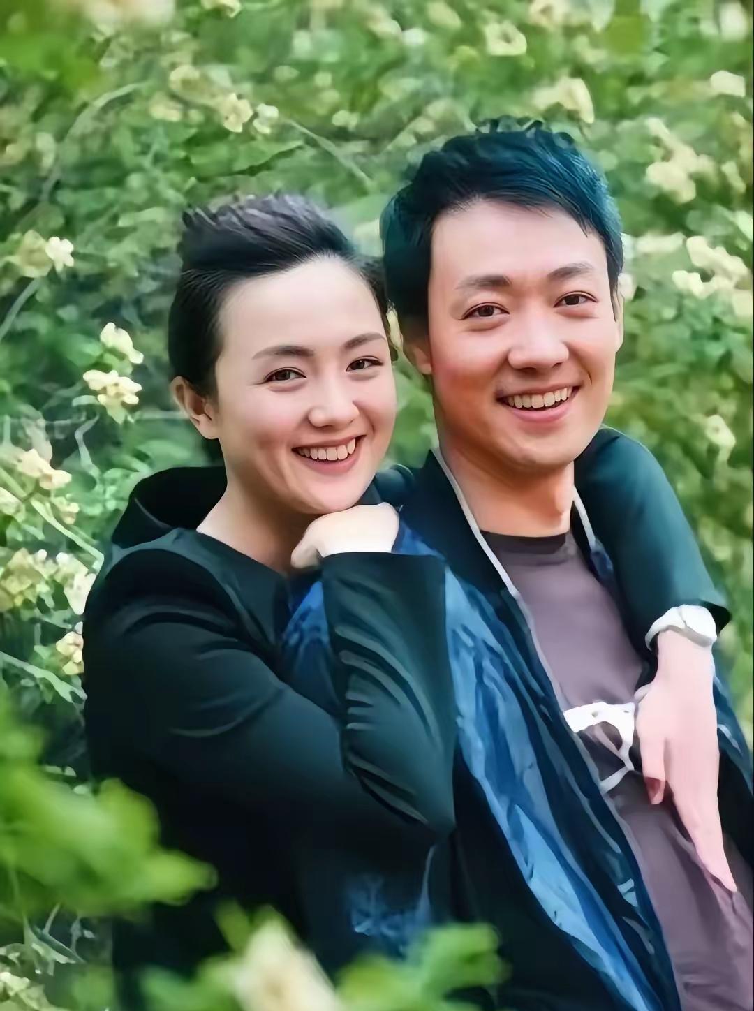 别被他斯文的样子骗了。
不吼不叫，却比谁都会演戏。
一出场，主角光芒都被他抢走。