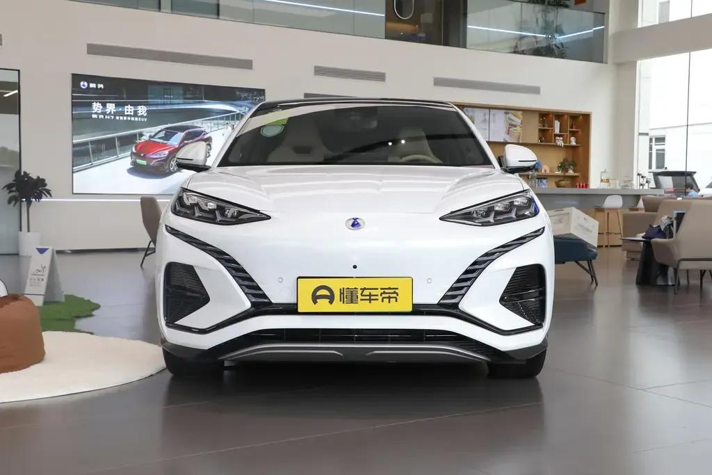 2024年腾势汽车将再新推3款车型，包括2款轿车，一款旗舰SUV。腾势汽车赵长江