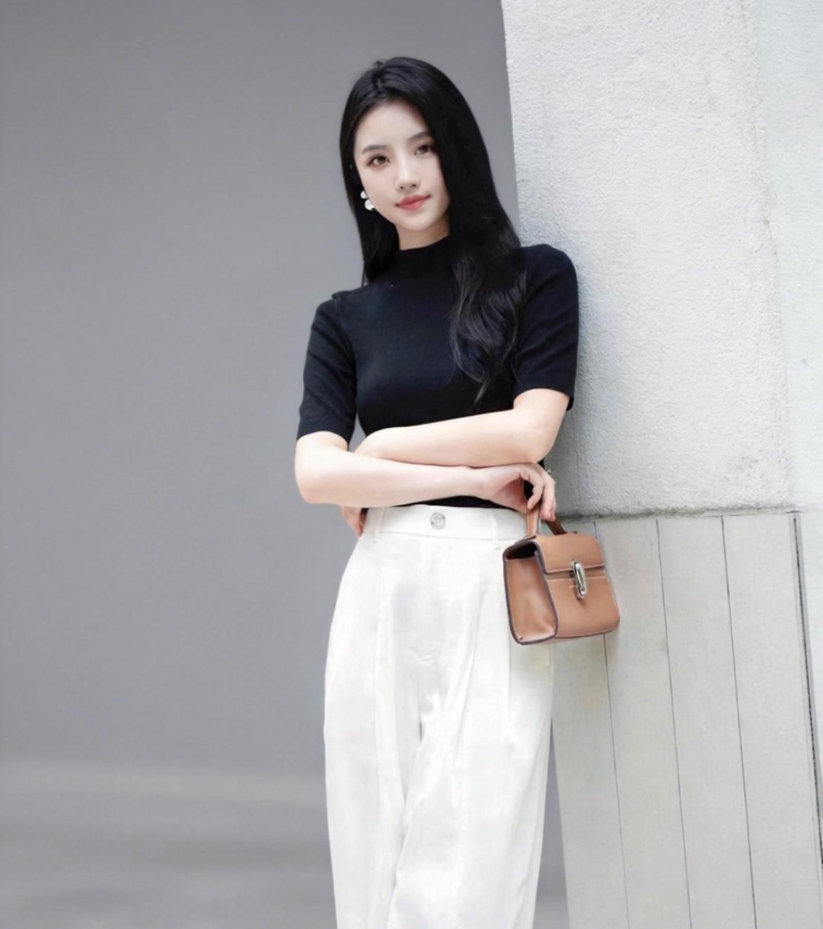 约个搭子，可以一起跑步，可以一起吃火锅，可以一起出去玩的那种！