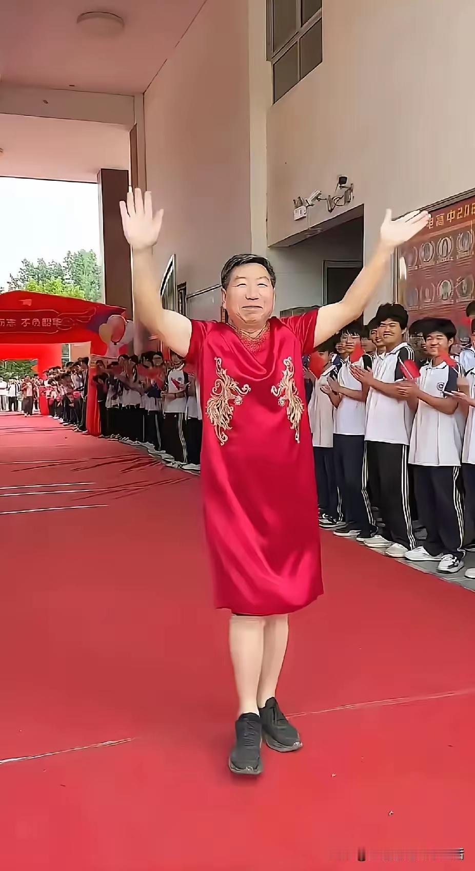 脑子进水了？？