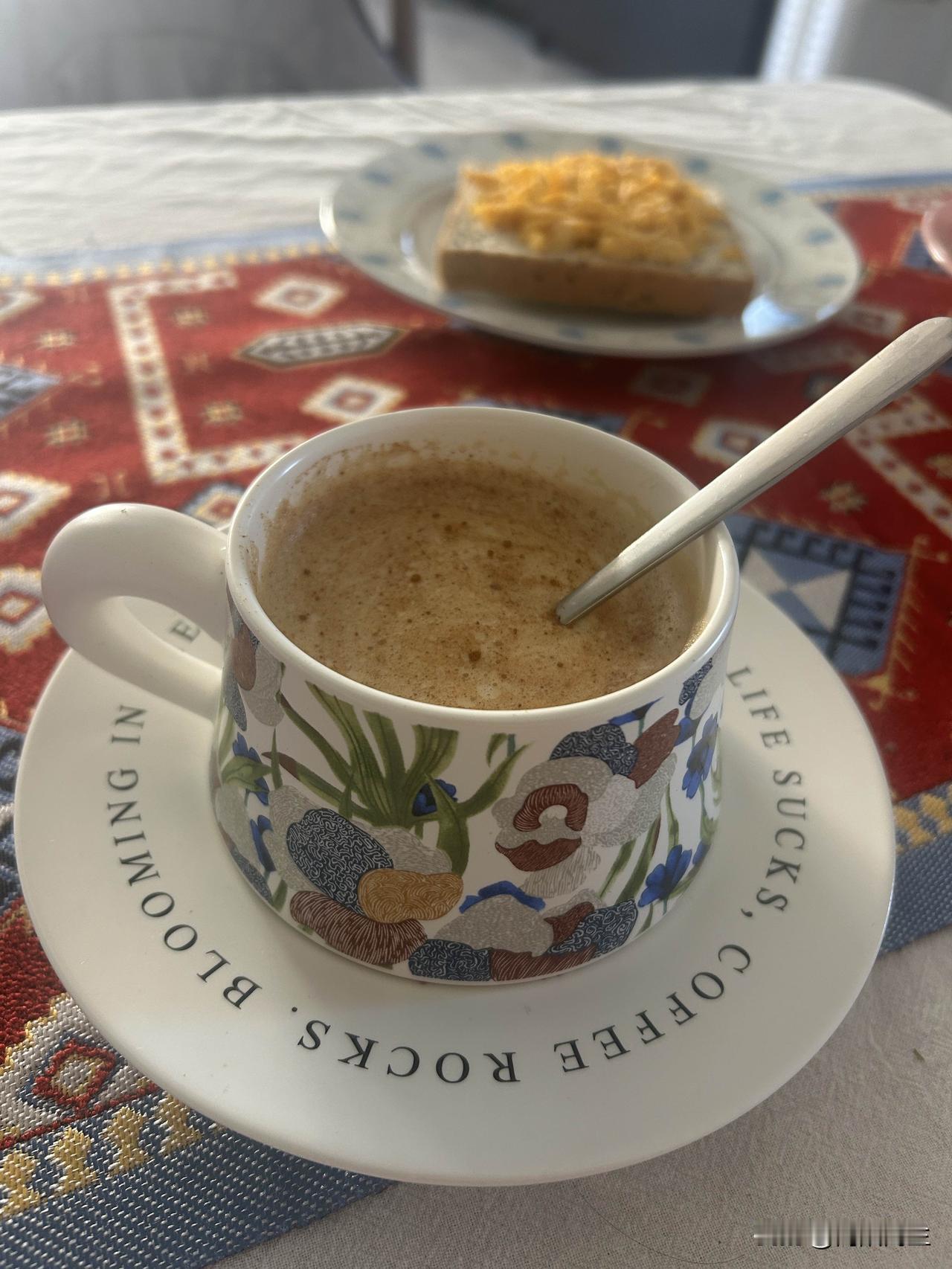 昨天加大了药量，一日两次的药我半夜起来又吃了一次，一日吃了三次。

总感觉药店里