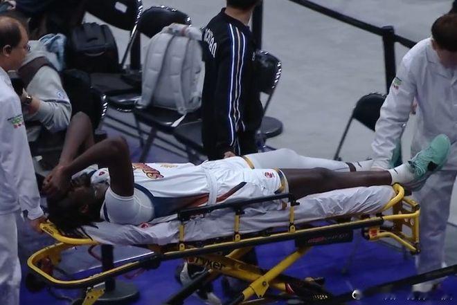 四川男篮40连败 CBA常规赛，北控主场93-71横扫四川，收获3连胜，四川遭遇